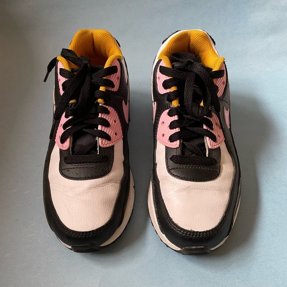 Nike Shoes - EUC Nike Air Max 90 LTR Black/Arctic Pink SZ5.5Y/WM7